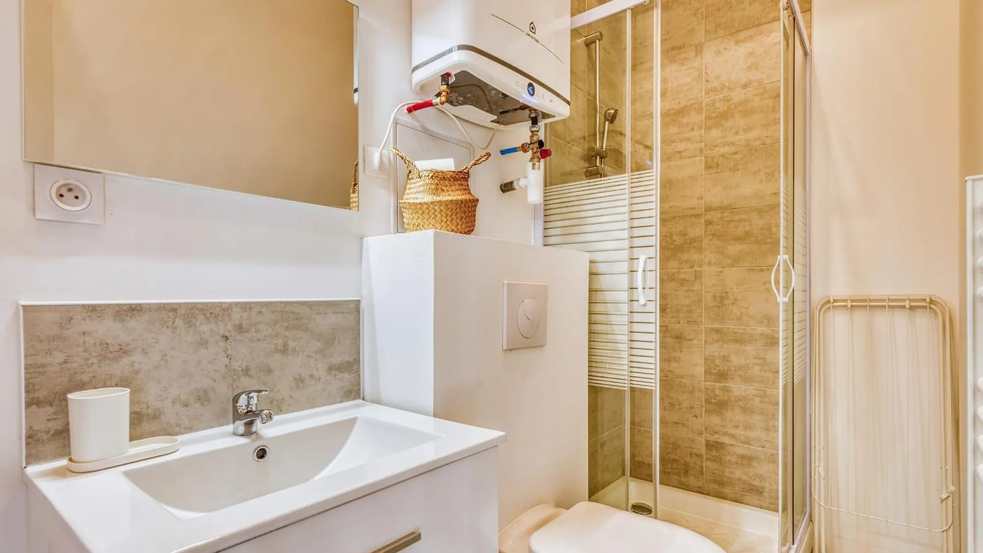 Apartman Le Pastel - Cosy Appart - Metro B - 1 A 4 Personnes Oullins